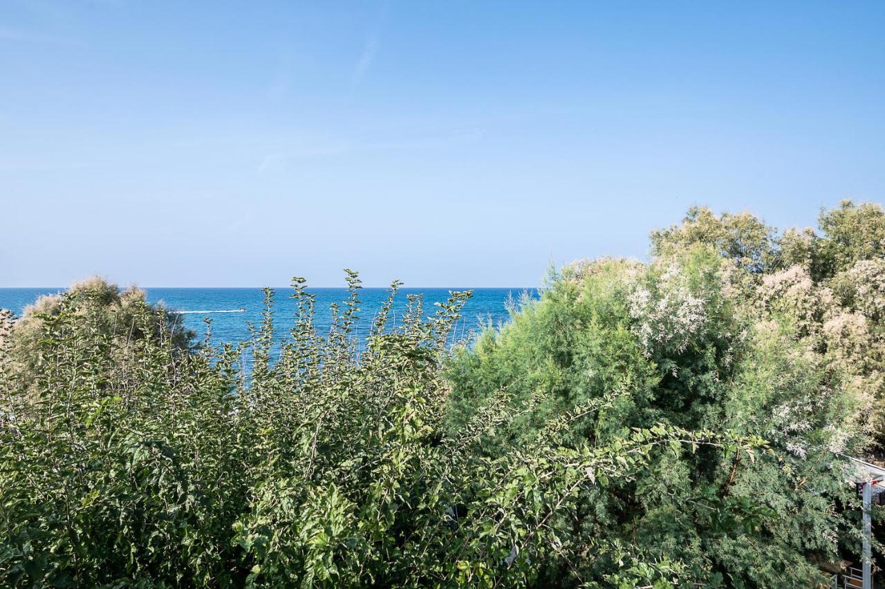 Angela Beach Aparthotel Platanias  Bagian luar foto