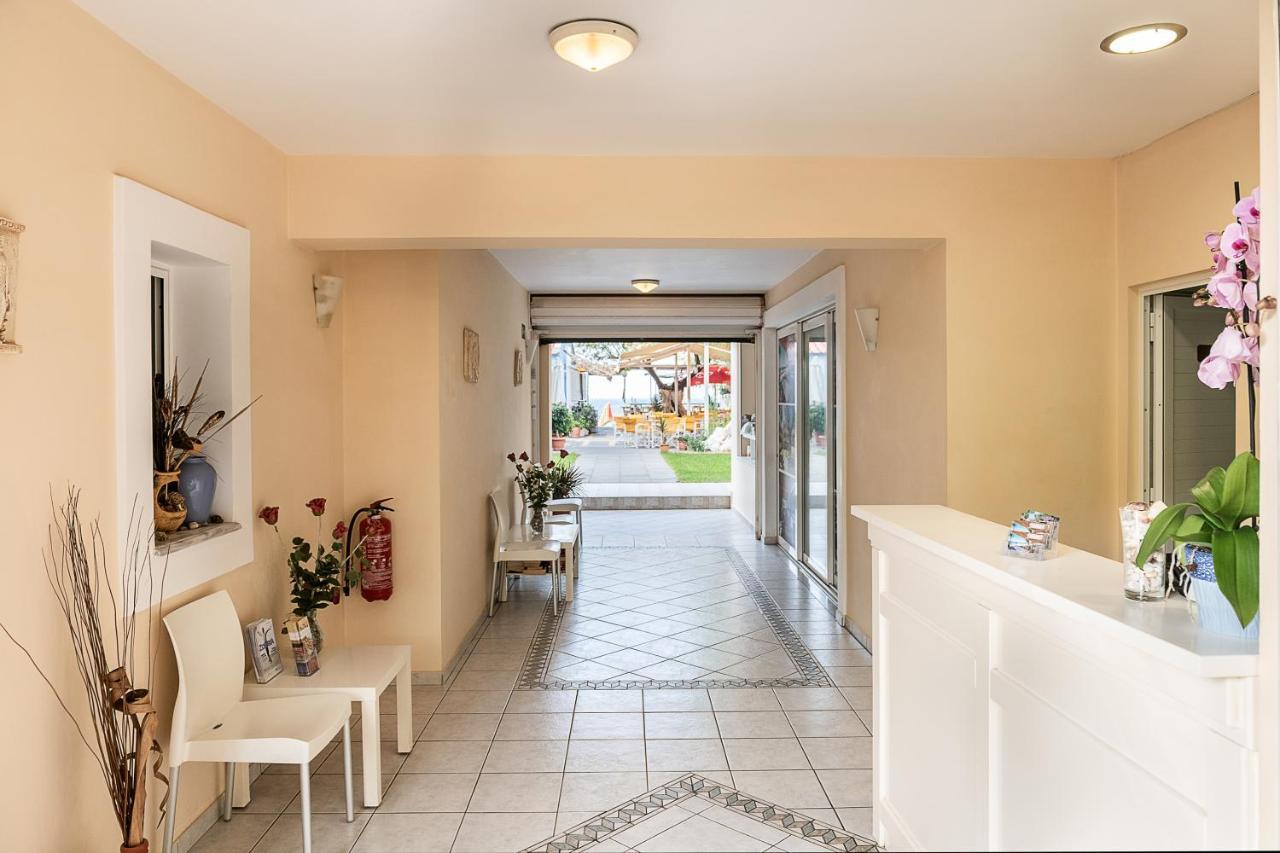 Angela Beach Aparthotel Platanias  Bagian luar foto
