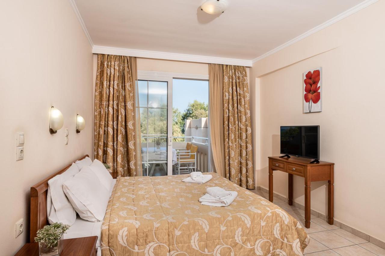 Angela Beach Aparthotel Platanias  Bagian luar foto